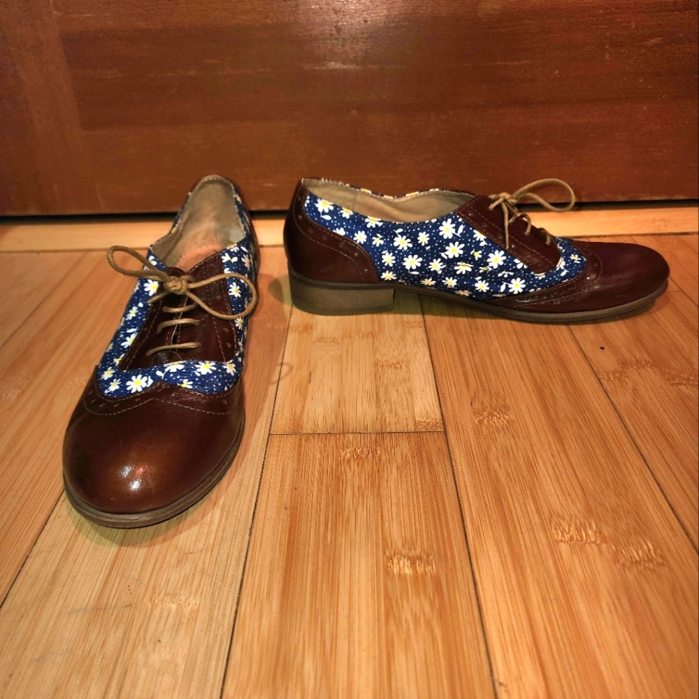 NWOT Julia Bo handmade saddle shoes/Oxford
